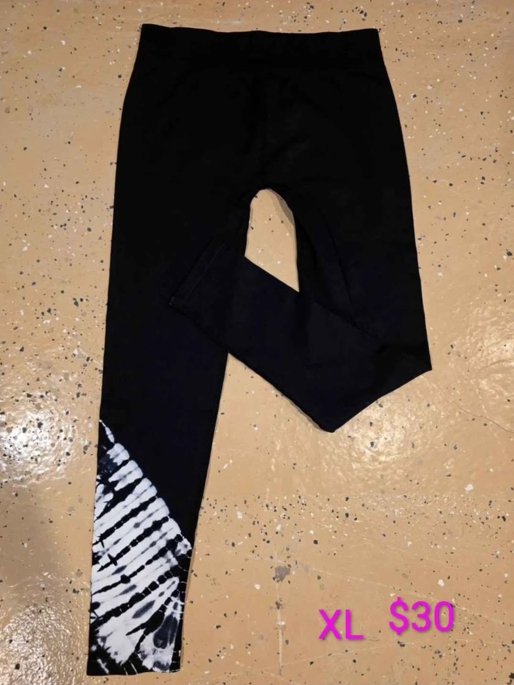 Womens Black Tie-Dye Accent Leggings